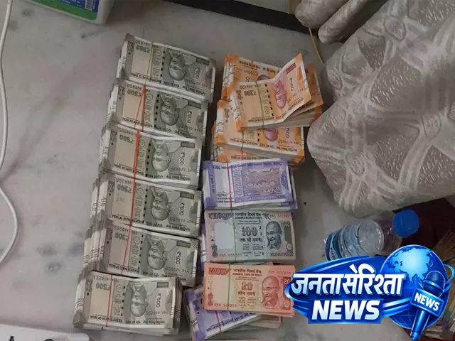 सब-रजिस्ट्रार अधिकारियों के घर छापे, व्हाट्सएप-फोनपे चैट से खुला भ्रष्टाचार का राज सब-रजिस्ट्रार अधिकारियों के घर छापे, व्हाट्सएप-फोनपे चैट से खुला भ्रष्टाचार का राज