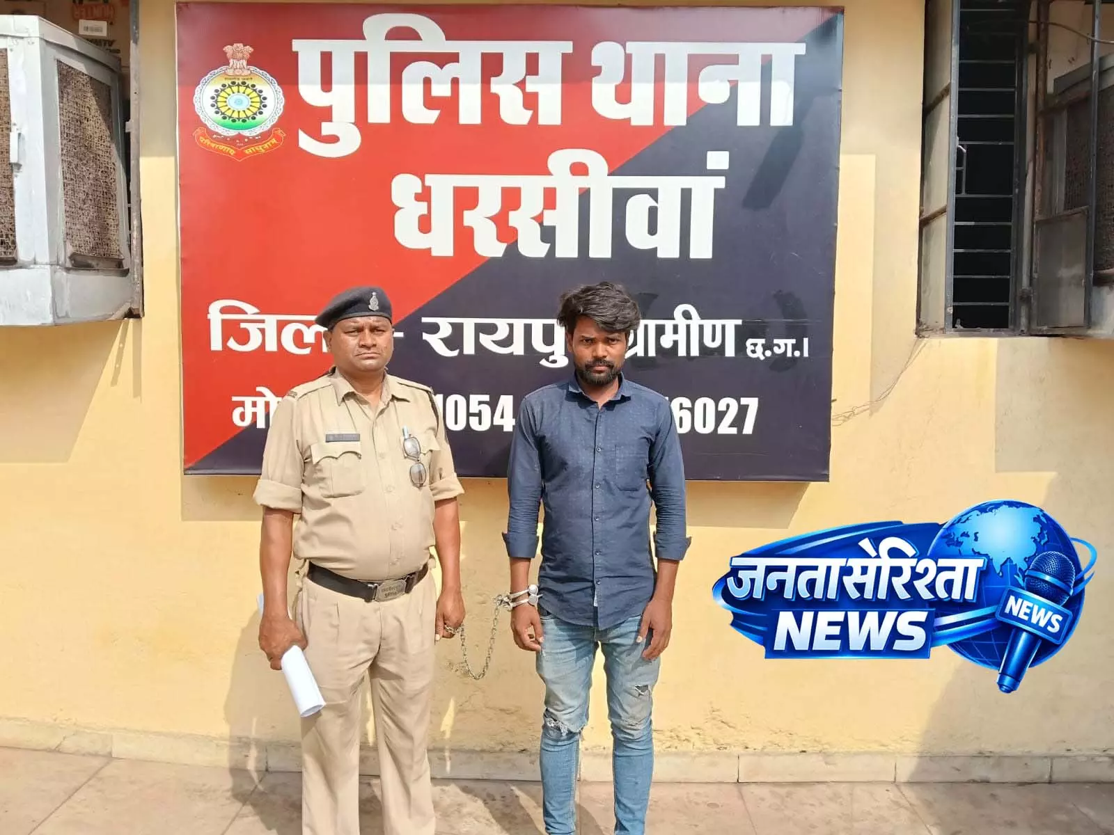 धरसीवां में धारदार तलवार के साथ बदमाश गिरफ्तार धरसीवां में धारदार तलवार के साथ बदमाश गिरफ्तार