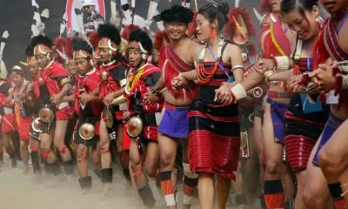 Nagaland: कोन्याक आओलियांग मोन्यू और मिनी हॉर्नबिल फेस्टिवल मोन में धूमधाम से मनाए गए Nagaland: कोन्याक आओलियांग मोन्यू और मिनी हॉर्नबिल फेस्टिवल मोन में धूमधाम से मनाए गए