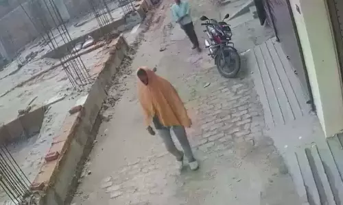 गैस सिलेंडर चोरी, बिंदास होकर घर में घुसा और उठा ले गया चोर