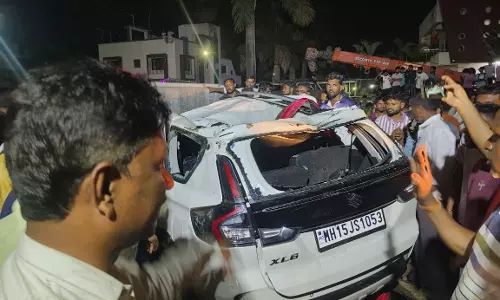Dindori accident: कुएं में गिरी कार, एक ही परिवार के 9 लोगों की मौत, 7 छात्र शामिल Dindori accident: कुएं में गिरी कार, एक ही परिवार के 9 लोगों की मौत, 7 छात्र शामिल