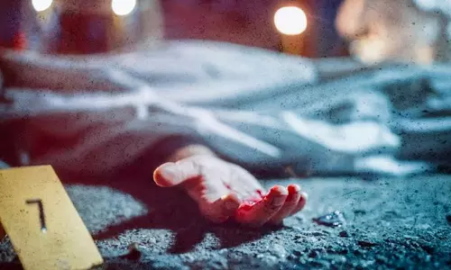 Vile Parle : 88 वर्षीय बुजुर्ग की हिट-एंड-रन घटना में मौत, पुलिस जांच में जुटी Vile Parle : 88 वर्षीय बुजुर्ग की हिट-एंड-रन घटना में मौत, पुलिस जांच में जुटी