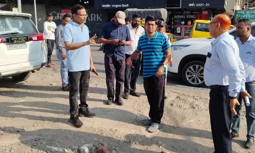 Indore : खराब सफाई पर कमिश्नर ने कड़ा एक्शन, अधिकारियों की सैलरी काटी Indore : खराब सफाई पर कमिश्नर ने कड़ा एक्शन, अधिकारियों की सैलरी काटी