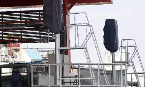 Bhopal Metro : सिग्नलिंग की कमी से केवल एक ट्रेन चल रही Bhopal Metro : सिग्नलिंग की कमी से केवल एक ट्रेन चल रही