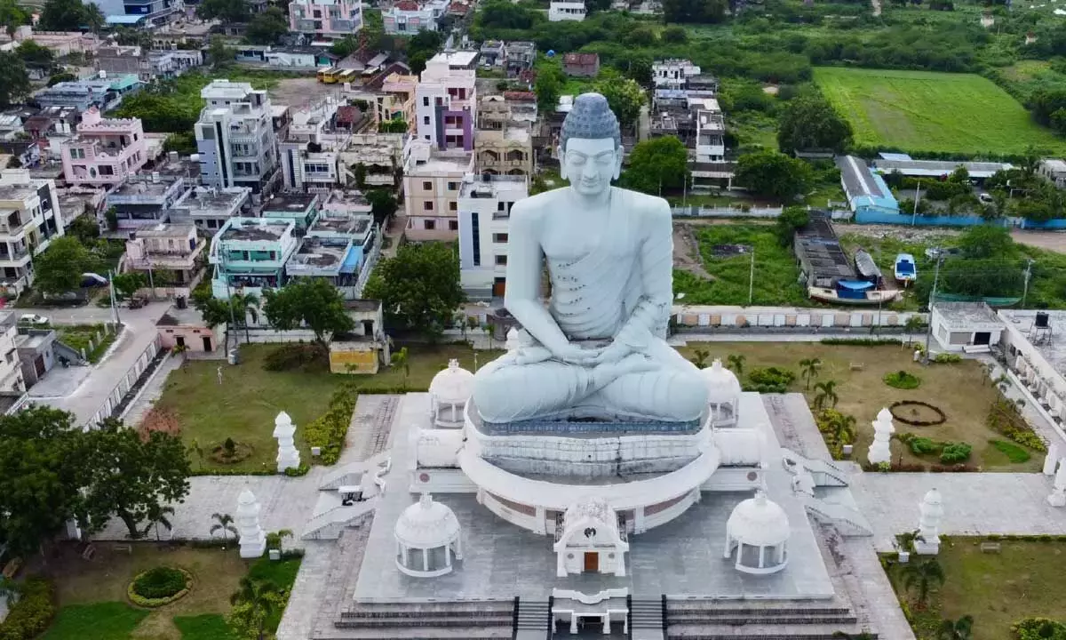 Andhra: अमरावती बिल पास होने पर सर्वपल्ली में जश्न का माहौल Andhra: अमरावती बिल पास होने पर सर्वपल्ली में जश्न का माहौल