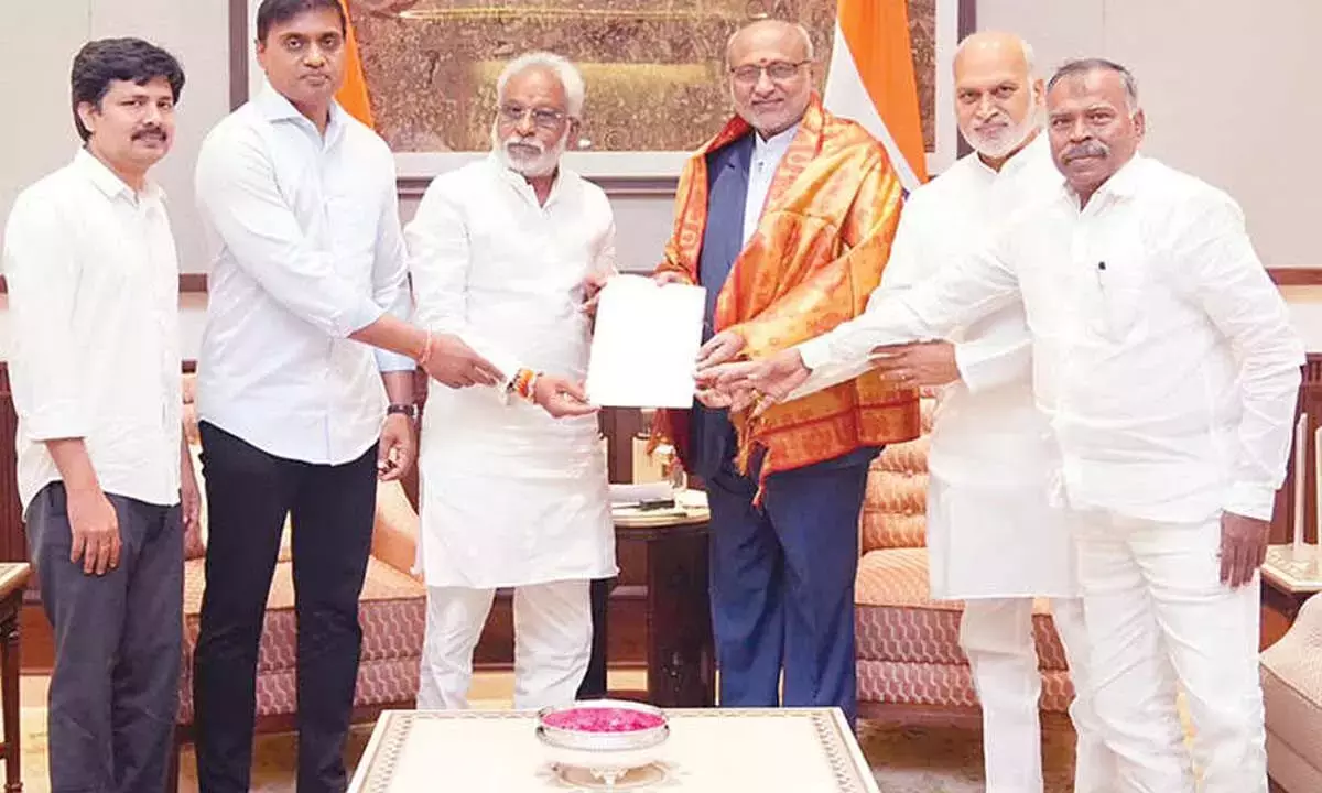 Andhra: वाईएसआरसीपी ने ‘अनुचित’ बोलने के समय पर नाराजगी जताई Andhra: वाईएसआरसीपी ने ‘अनुचित’ बोलने के समय पर नाराजगी जताई