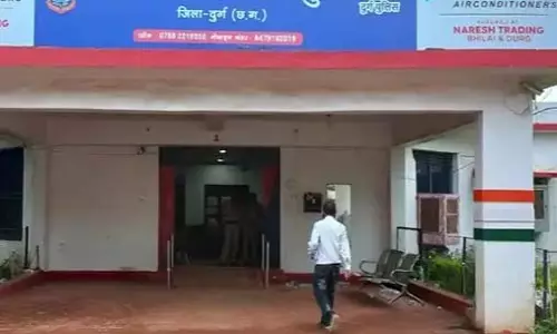 नकली नोट थमाकर बुजुर्ग महिला से ठगी, जेवरात लेकर शातिर फरार