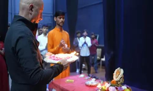 नीता अंबानी के सांस्कृतिक केंद्र को 3 साल पूरे, अनुपम खेर ने किया नाटक ‘कुछ भी हो सकता है’ का मंचन नीता अंबानी के सांस्कृतिक केंद्र को 3 साल पूरे, अनुपम खेर ने किया नाटक ‘कुछ भी हो सकता है’ का मंचन