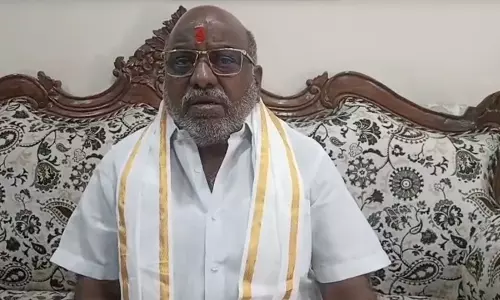 Hyderabad: खानपुर नगर निगम चुनाव से पहले पूर्व मंत्री जोगू रमन्ना घर में नजरबंद Hyderabad: खानपुर नगर निगम चुनाव से पहले पूर्व मंत्री जोगू रमन्ना घर में नजरबंद