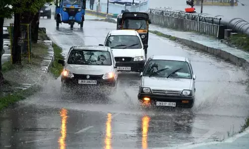 ताज़ा वेस्टर्न डिस्टर्बेंस से Kashmir में भारी बारिश हुई