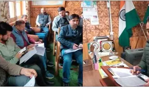 बाढ़ से बचाव के लिए Handwara में डिजास्टर मैनेजमेंट की बैठक बाढ़ से बचाव के लिए Handwara में डिजास्टर मैनेजमेंट की बैठक