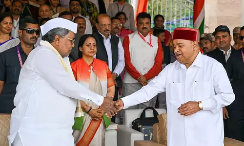 Karnataka : करावे का राज्यपाल पर वार, तीसरी भाषा मुद्दे पर बढ़ा विवाद