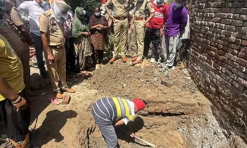 Gandhara village में घर से शव बरामद, एक व्यक्ति गिरफ्तार Gandhara village में घर से शव बरामद, एक व्यक्ति गिरफ्तार