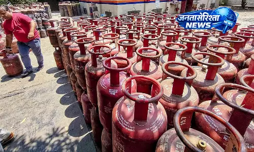 दिल्ली में कमर्शियल LPG सप्लाई के नियम सख्त, PNG कनेक्शन अनिवार्य किया दिल्ली में कमर्शियल LPG सप्लाई के नियम सख्त, PNG कनेक्शन अनिवार्य किया