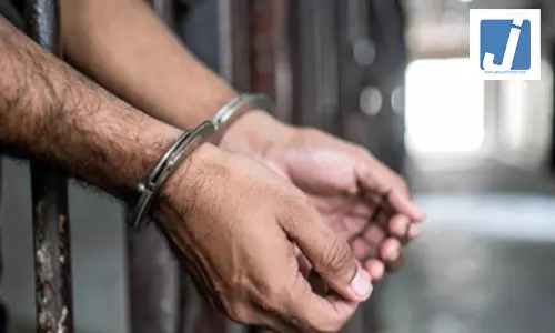 बड़ी कार्रवाई, आदतन बदमाश गिरफ्तार, देसी पिस्तौल और कारतूस बरामद बड़ी कार्रवाई, आदतन बदमाश गिरफ्तार, देसी पिस्तौल और कारतूस बरामद