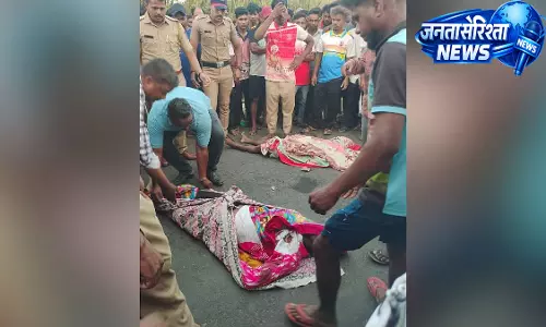 Boisar ईस्ट में मोटरसाइकिल और बस की भिड़ंत, दो युवकों की मौत और एक गंभीर घायल