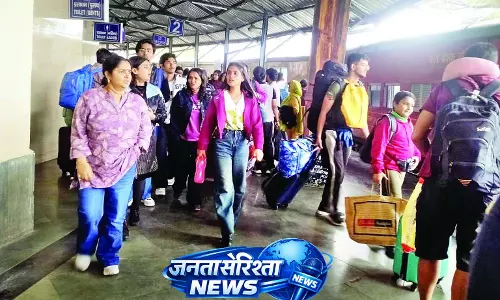 शिमला में सैलानियों की भीड़, पर्यटन व्यवसाय में बढ़ी रौनक