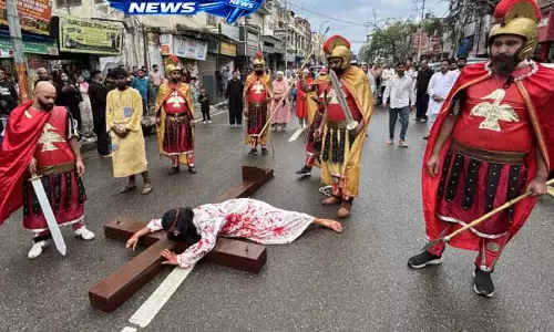 Jammu में सेंट पीटर्स ने गुड फ्राइडे जुलूस और प्रार्थना आयोजित की