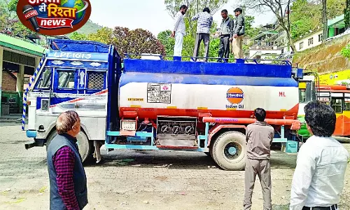 अर्की बस स्टैंड में डीजल पंप का निरीक्षण, जल्द होगी संचालन की शुरुआत अर्की बस स्टैंड में डीजल पंप का निरीक्षण, जल्द होगी संचालन की शुरुआत