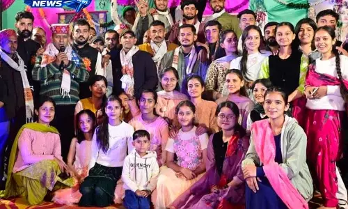 Sirmaur: युवाओं ने क्रिकेट बैट से नशे की लत को हराया Sirmaur: युवाओं ने क्रिकेट बैट से नशे की लत को हराया