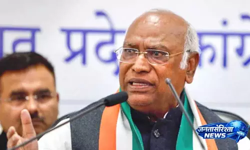 Mallikarjun Kharge ने गैस की कमी को लेकर सरकार पर साधा निशाना