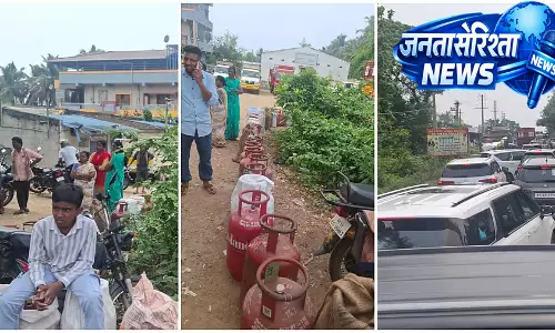भद्रावती तालुक में LPG सिलेंडर की किल्लत को लेकर ग्रामीणों का राष्ट्रीय राजमार्ग जाम भद्रावती तालुक में LPG सिलेंडर की किल्लत को लेकर ग्रामीणों का राष्ट्रीय राजमार्ग जाम