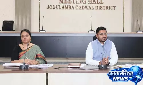 Collector ने लल्ला मेडिकल स्टाफ से बेहतर प्रदर्शन करने का आग्रह किया Collector ने लल्ला मेडिकल स्टाफ से बेहतर प्रदर्शन करने का आग्रह किया