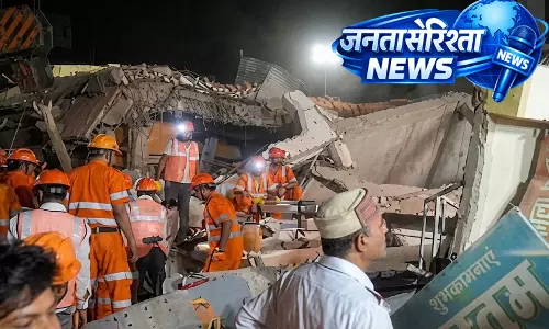 देखे Video: क्षेत्र में इमारत गिरने से हड़कंप, रेस्क्यू जारी देखे Video: क्षेत्र में इमारत गिरने से हड़कंप, रेस्क्यू जारी