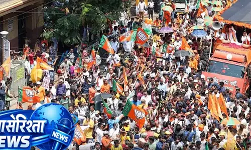 भवानीपुर Road show में हंगामा: कोलकाता के चार पुलिस अधिकारी सस्पेंड भवानीपुर Road show में हंगामा: कोलकाता के चार पुलिस अधिकारी सस्पेंड