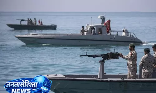 हॉर्मुज स्ट्रेट में हमला: ईरान ने इजरायल से जुड़े जहाज को जलाया