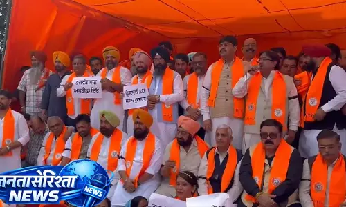 अमृतसर में BJP का विरोध प्रदर्शन, गगनदीप रंधावा मामले में CBI जांच की मांग अमृतसर में BJP का विरोध प्रदर्शन, गगनदीप रंधावा मामले में CBI जांच की मांग