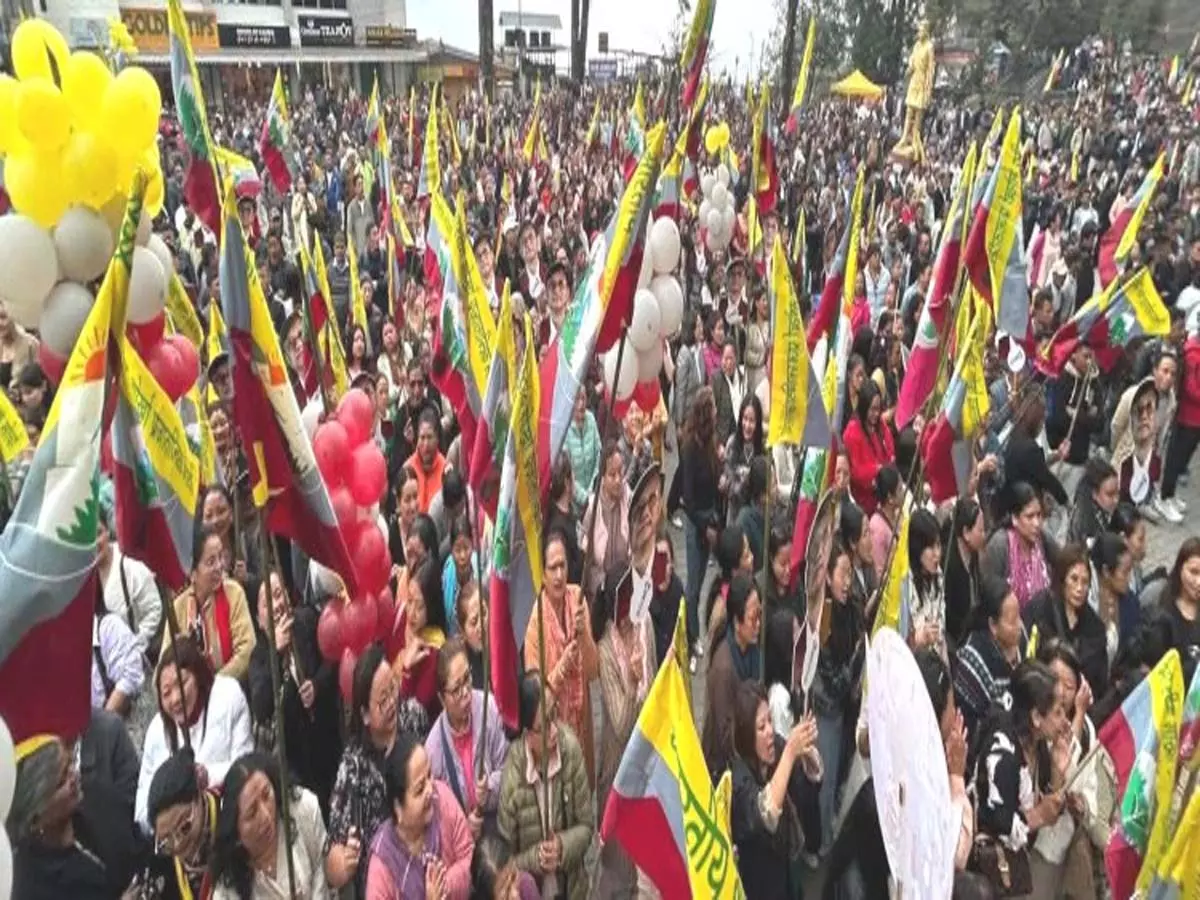 Sikkim : हिल्स में नॉमिनेशन डे पर जोरों से चुनावी रैलियों का आयोजन Sikkim : हिल्स में नॉमिनेशन डे पर जोरों से चुनावी रैलियों का आयोजन