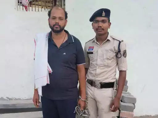 दुर्ग में नशे की अवैध बिक्री पर पुलिस का शिकंजा, दो गिरफ्तार दुर्ग में नशे की अवैध बिक्री पर पुलिस का शिकंजा, दो गिरफ्तार