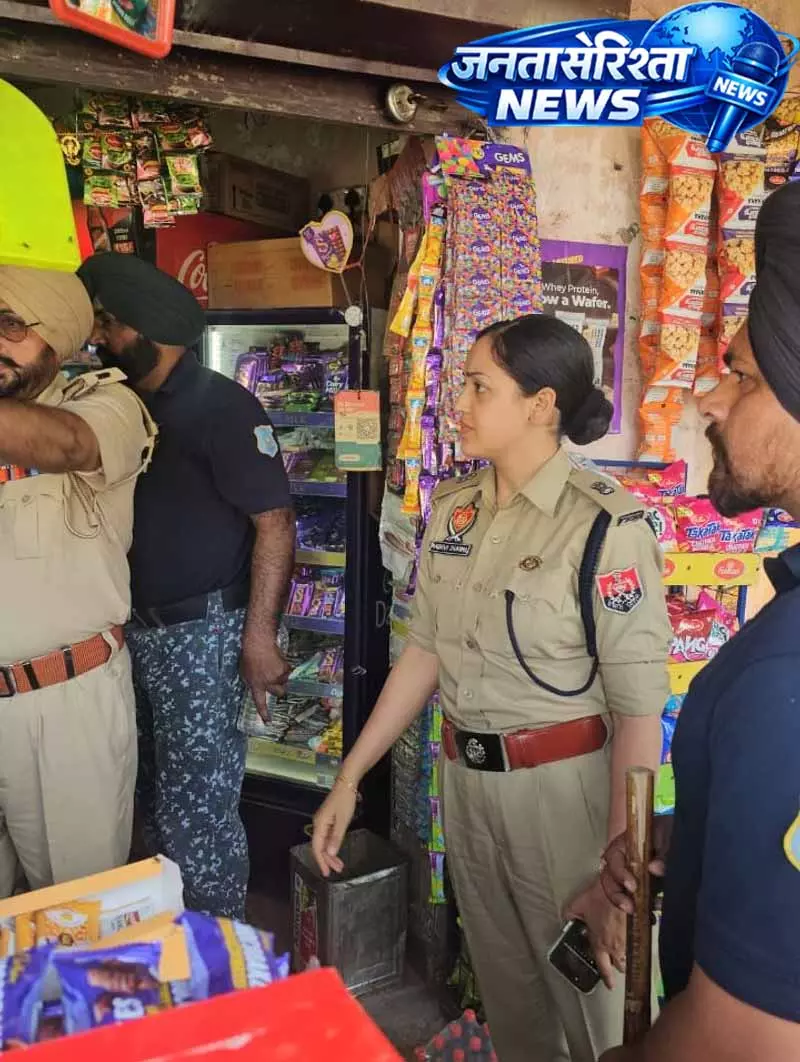 नियम तोड़ने वालों पर शिकंजा, Phagwara में पुलिस की बड़ी कार्रवाई नियम तोड़ने वालों पर शिकंजा, Phagwara में पुलिस की बड़ी कार्रवाई