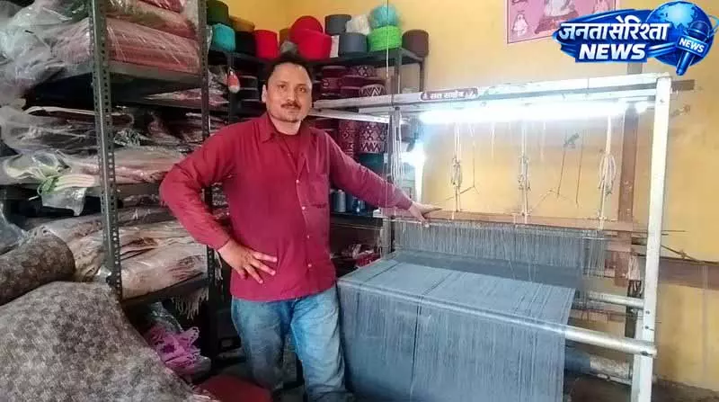 Palampur: शॉल बुनाई में पारंपरिक हुनर का जादू Palampur: शॉल बुनाई में पारंपरिक हुनर का जादू