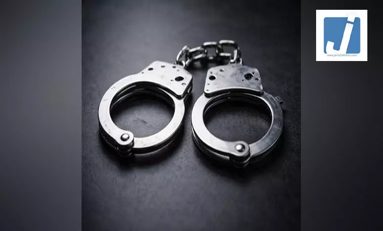 पुलिस की कार्रवाई, होली पर देसी कट्टे लेकर दहशत फैलाने वाला आरोपी गिरफ्तार पुलिस की कार्रवाई, होली पर देसी कट्टे लेकर दहशत फैलाने वाला आरोपी गिरफ्तार