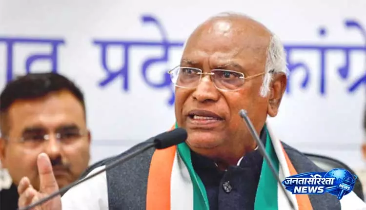 Mallikarjun Kharge ने गैस की कमी को लेकर सरकार पर साधा निशाना Mallikarjun Kharge ने गैस की कमी को लेकर सरकार पर साधा निशाना