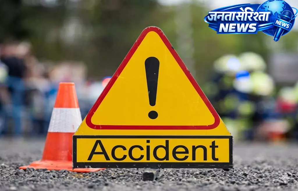 Accident: तीर्थयात्रा से लौटते वक़्त परिवार की कार खाई में गिरी Accident: तीर्थयात्रा से लौटते वक़्त परिवार की कार खाई में गिरी