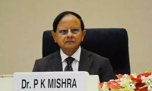 प्रधानमंत्री के वरिष्ठ सहयोगी पीके मिश्रा ने जनगणना 2027 के लिए स्व-गणना पूरी की