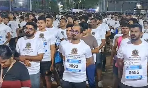 सूरत में यूथ मैराथन को उपमुख्यमंत्री हर्ष संघवी ने दिखाई हरी झंडी, युवाओं ने लगाई स्वास्थ्य की दौड़