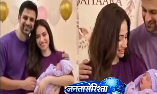 Shoaib Malik और Sana Javed की नवजात के साथ तस्वीरें वायरल — क्या है सच? Shoaib Malik और Sana Javed की नवजात के साथ तस्वीरें वायरल — क्या है सच?