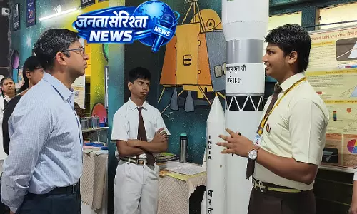 MP : म्युनिसिपल कमिश्नर ने स्टूडेंट्स को करियर और हेल्थ पर मार्गदर्शन दिया