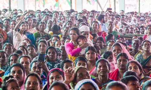 पश्चिम बंगाल चुनाव: सिर्फ योजनाएं नहीं, सुरक्षा और रोजगार चाहती हैं बंगाल की महिलाएं पश्चिम बंगाल चुनाव: सिर्फ योजनाएं नहीं, सुरक्षा और रोजगार चाहती हैं बंगाल की महिलाएं