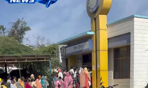 Punjab: योजना लॉन्च से पहले महिलाओं ने लगाई जाति प्रमाण पत्र की कतार