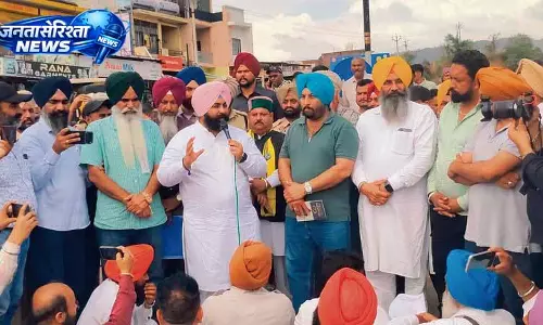हिमाचल में टैक्स वृद्धि पर Punjab ड्राइवरों का हाईवे जाम हिमाचल में टैक्स वृद्धि पर Punjab ड्राइवरों का हाईवे जाम