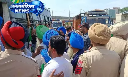 Punjab: रैली विरोध पर मोगा में किसानों की गिरफ्तारी Punjab: रैली विरोध पर मोगा में किसानों की गिरफ्तारी