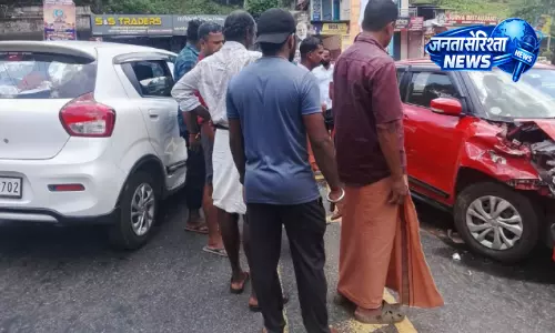 Kerala: मणिमाला-पोनकुन्नम रोड पर थेक्केथुकावाला मोड़ पर लगातार एक्सीडेंट