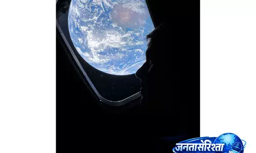 Artemis II ने चंद्रमा की यात्रा का दो-तिहाई हिस्सा किया पूरा Artemis II ने चंद्रमा की यात्रा का दो-तिहाई हिस्सा किया पूरा