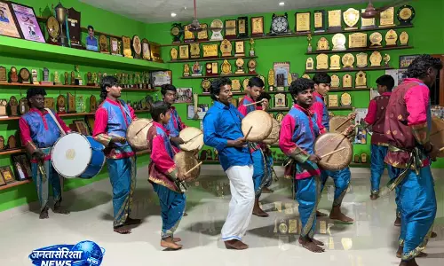 परंपरा की थाप: Folk Arts तमिलनाडु विधानसभा चुनाव प्रचार में भर रहीं हैं नई ऊर्जा परंपरा की थाप: Folk Arts तमिलनाडु विधानसभा चुनाव प्रचार में भर रहीं हैं नई ऊर्जा