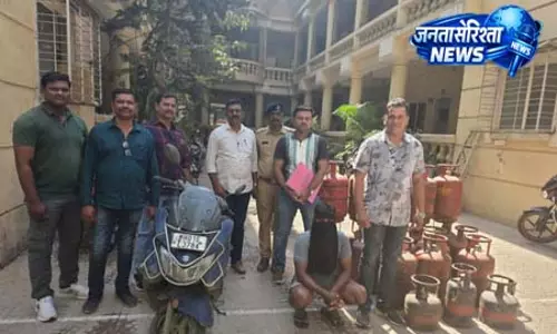 गैस चोर गिरफ्तार, 45 सिलेंडर और 3 बाइक बरामद
